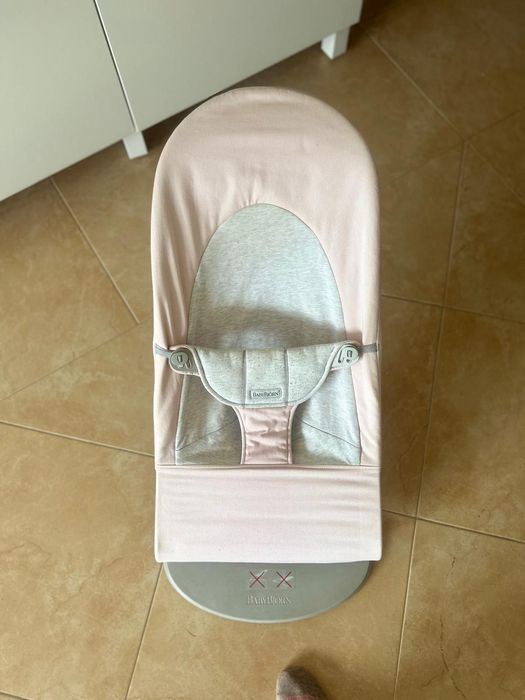 Espreguicadeira de bebé BABYBJORN rosa