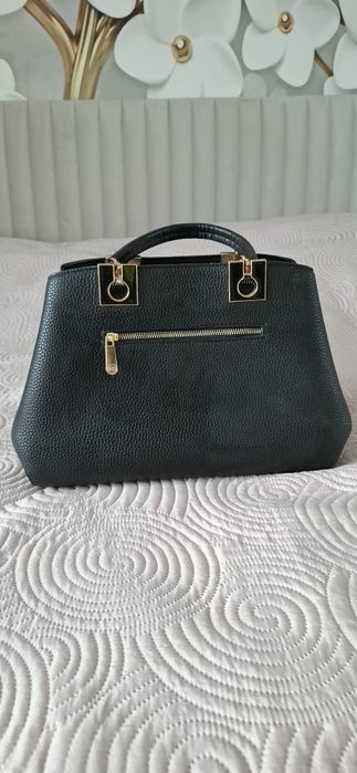 Czarna torebka  na zamek