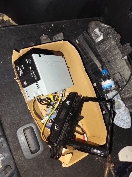 Kenwood DDX276BT 6,2-дюймовый автомобильный DVD-монитор с Bluetooth и