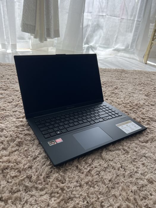 Asus VivoBook 15 Go E1504F