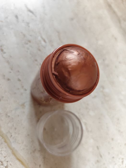 Bronzer w kremie, blyszczacy