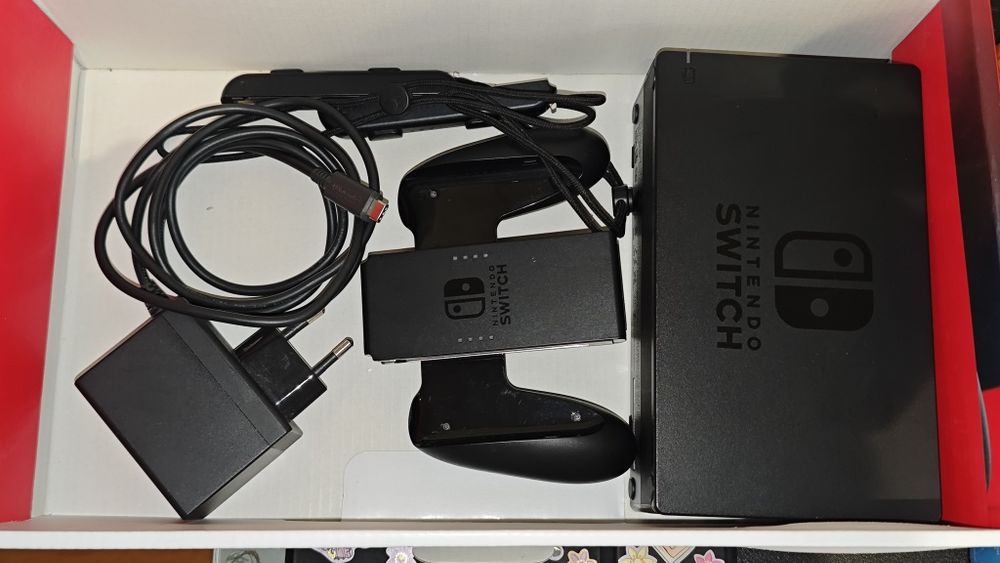 Nintendo Switch V2 com acessórios