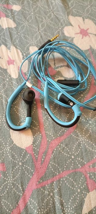 Auriculares com fios