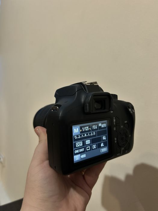 Canon EOS 4000D + Подарунки