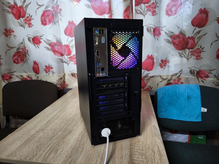 PC Do gier RGB Ryzen 5 16G DDR4 1TB SSD RTX W11