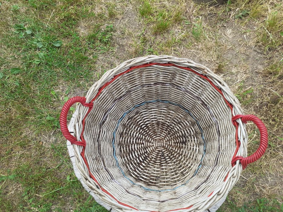 Корзинка з алюмінієвого провода.