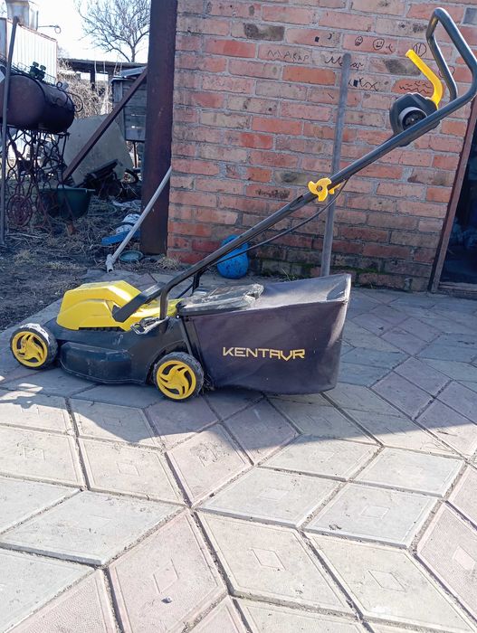 Газонокосарка 1400w. Не пересилаю.