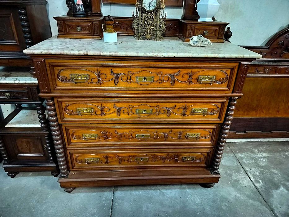 Quarto de Casal Vintage em Excelente Estado