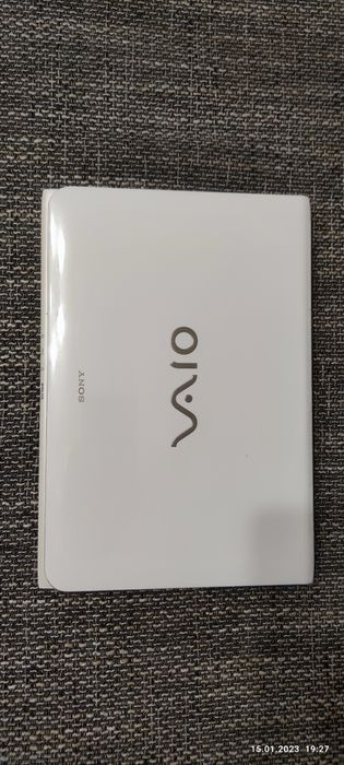 Sony Vaio SVE1111M1E white