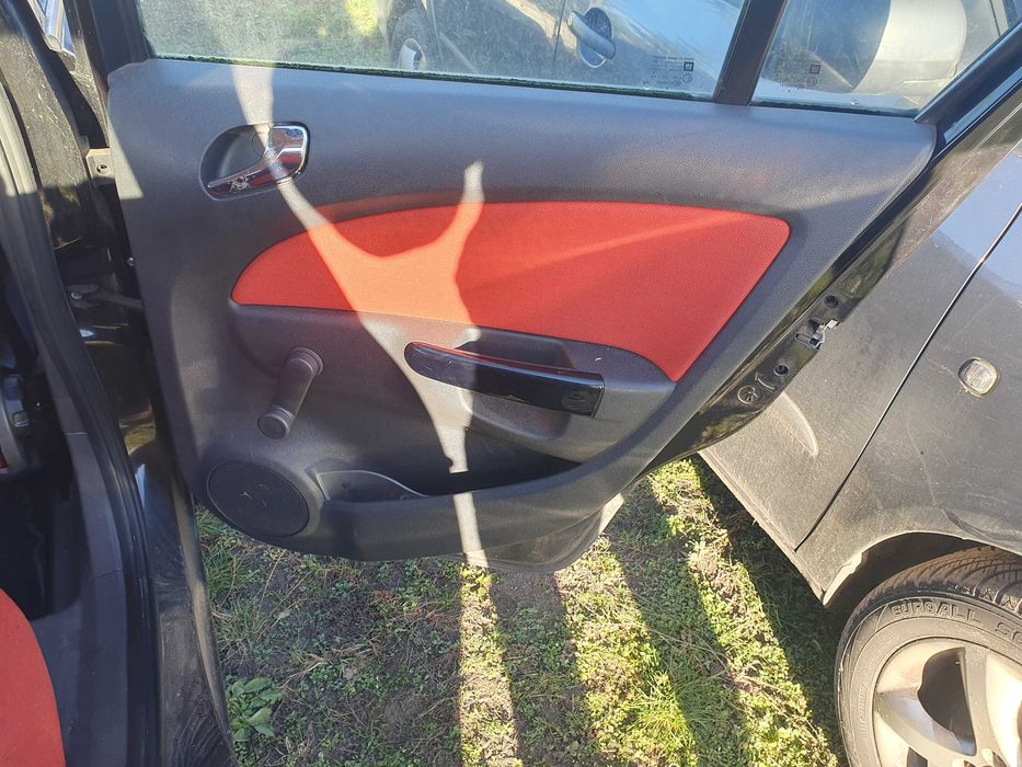 Boczki Opel Corsa D komplet 5 drzwi