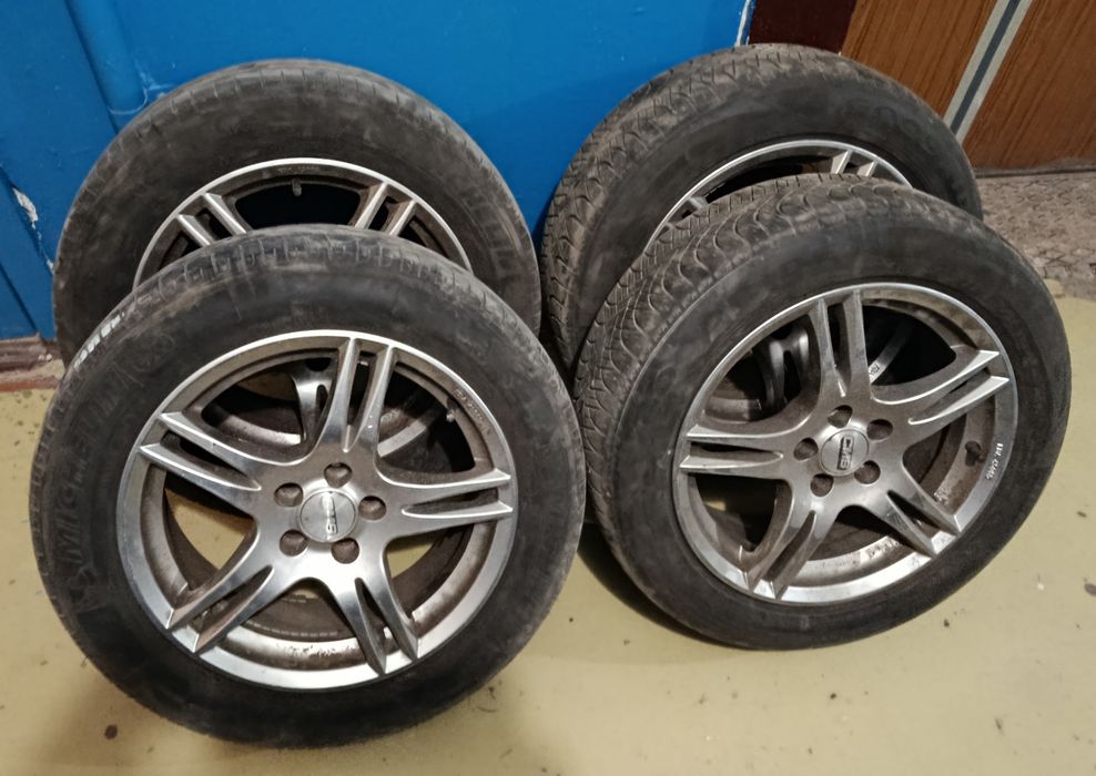 Продам 16 диски с резиной