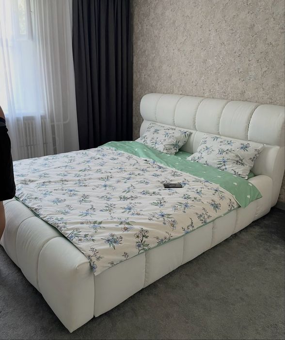 Продам кровать белую