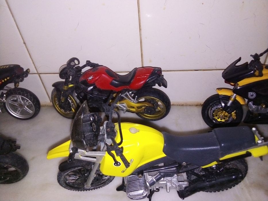 Conjunto de 10 Motas Miniaturas Escala 1:24