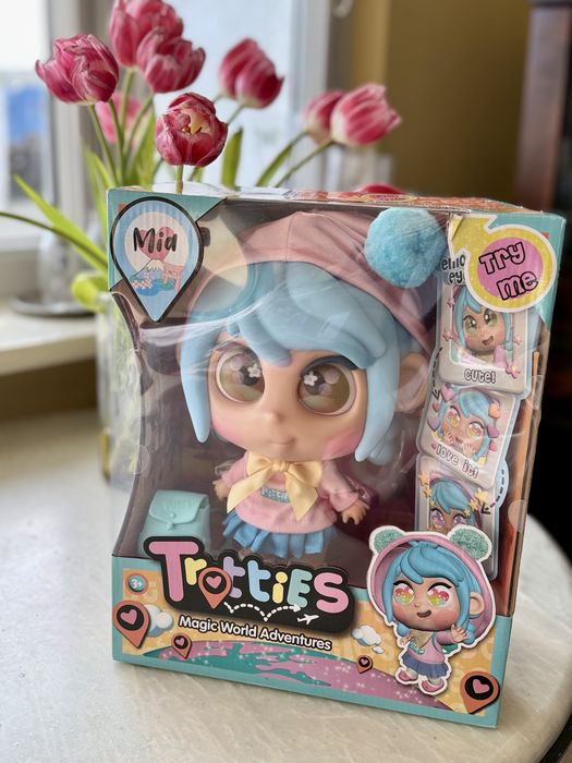 Lalka Trotties Mia Magic World Adventures, nowa, emoji eyes