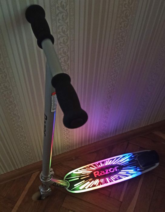 Електросамокат Razor