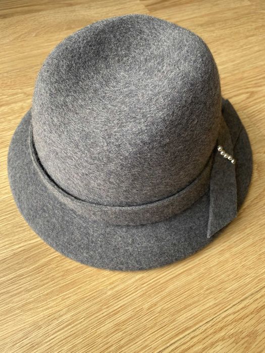 Elegancki kapelusz damski