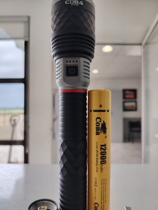 Lanterna Violenta de Alcance Brutal 800m -2400 lumens