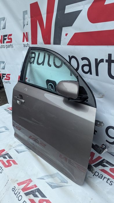 Передні праві двері kia ceed 1 хетчбек колір 8q