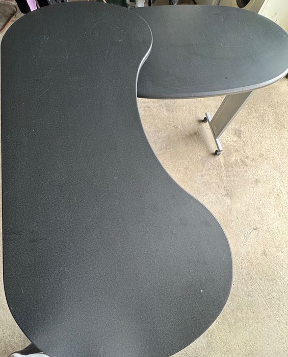 Secretária extensível- ajustável, prática e funcional + cadeira