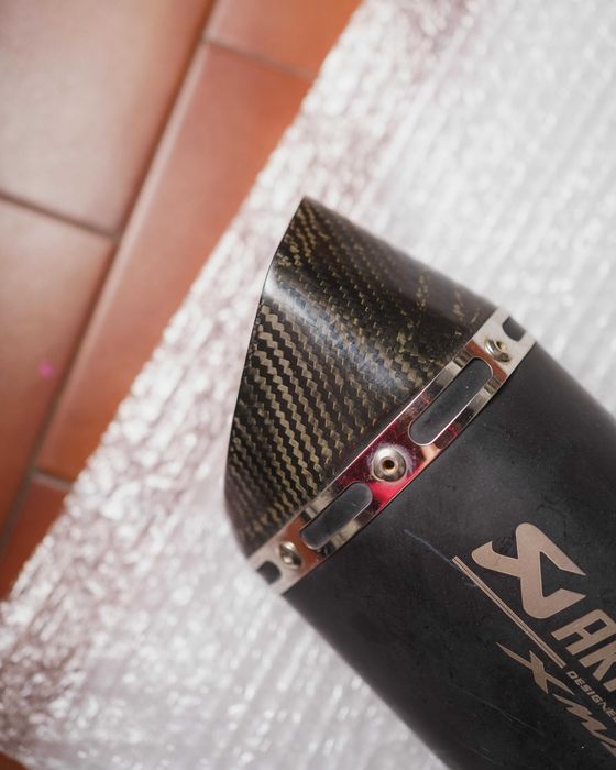 Tubo escape AKRAPOVIC xmax 125 com DB killer