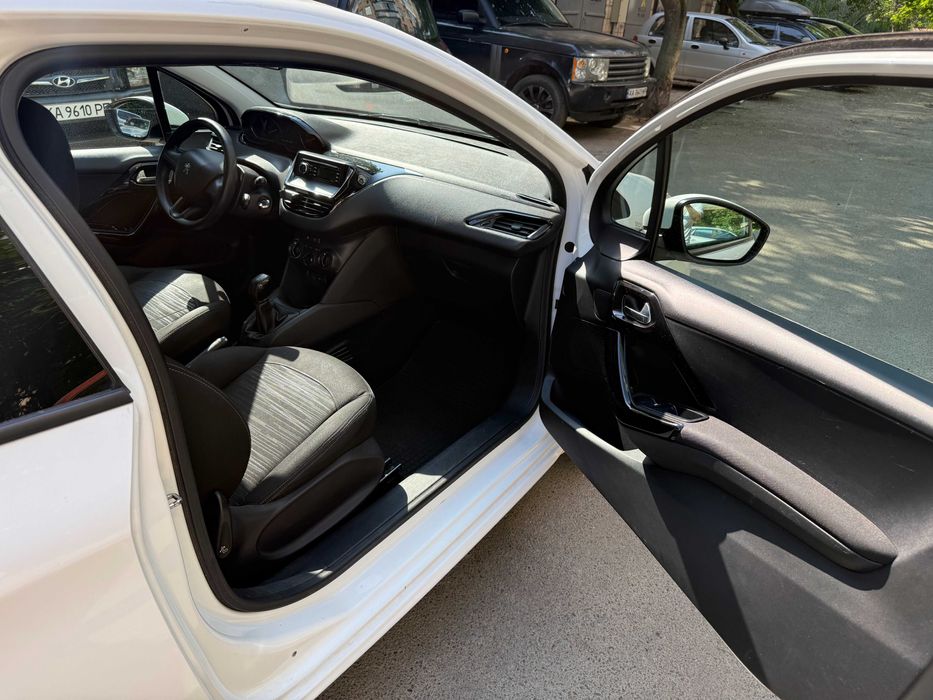 Продам Peugeot 208 2016 $5800