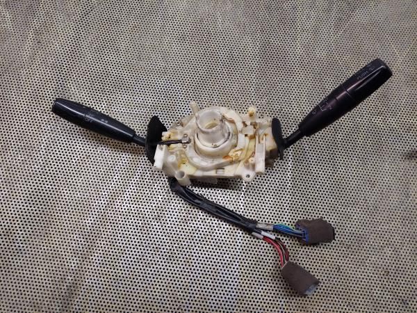 Conjunto / manetes de luzes e limpa vidros KIA Rio Carrinha (DC)