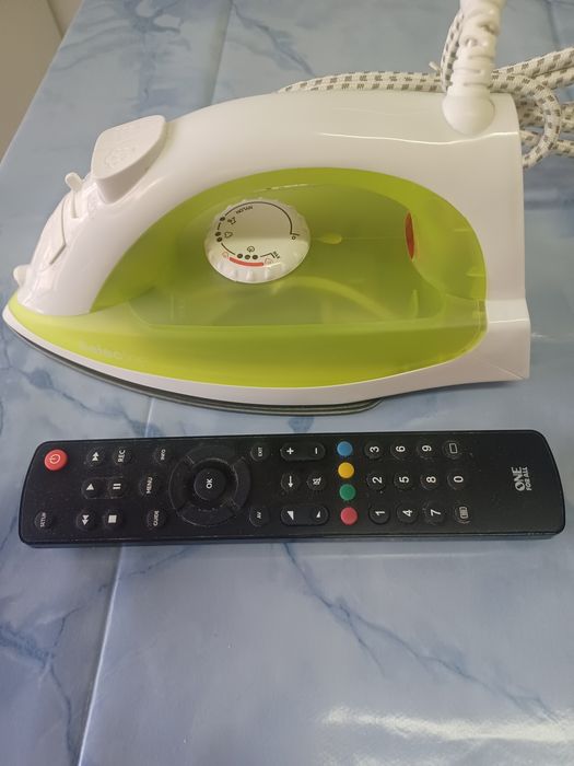 Ferro de engomar a vapor - Como novo