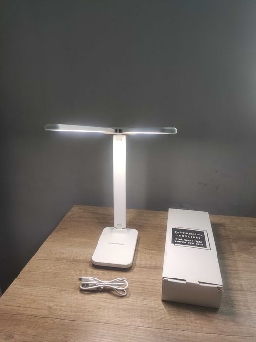 Продам настільну складну лампу світильник LED на акумуляторі