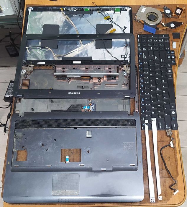 Ноутбук Samsung R523 (NP-R523L) (по запчастям)