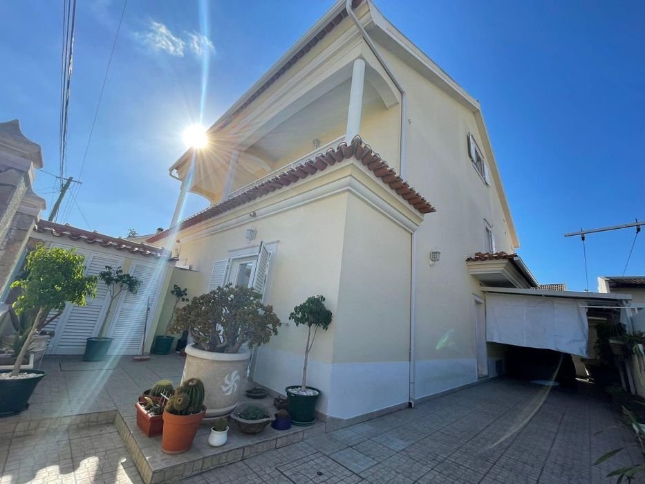 Moradia Geminada T3 á venda na Quinta do Conde