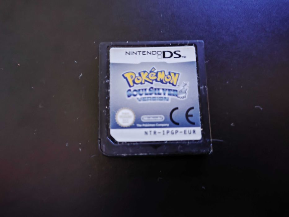 Nintendo DS + jogos variados (Pokémon etc)
