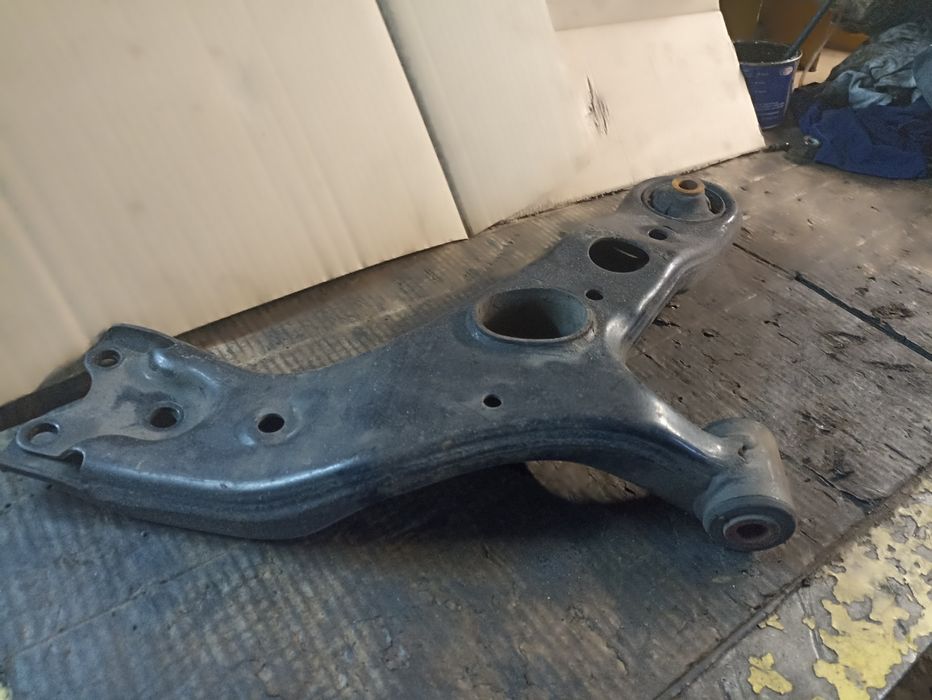 Важелі тойота рав 4