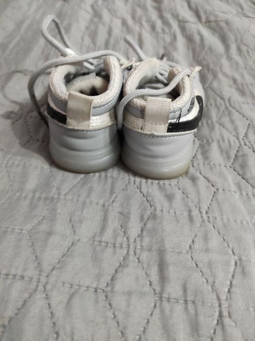 Buty niemowlęce dla chłopca