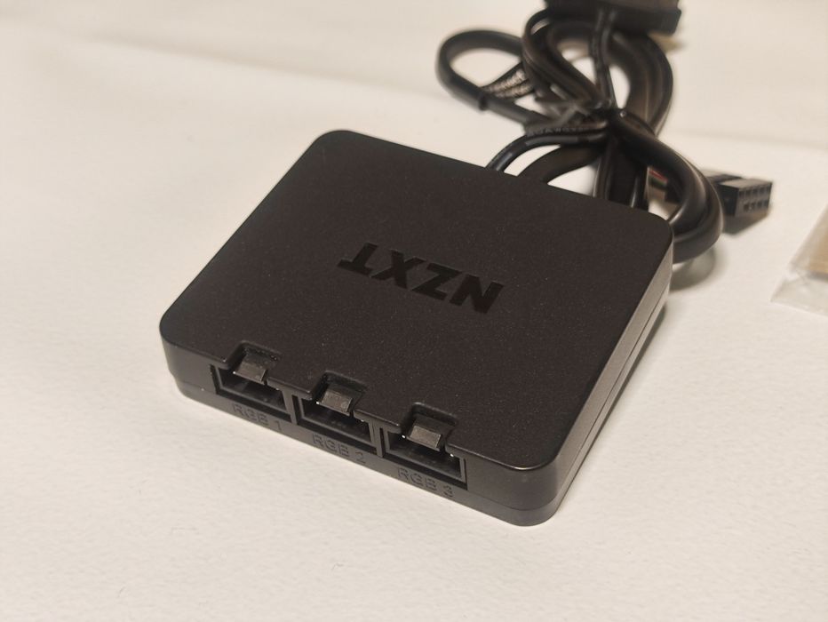 Перехідник NZXT ARGB хаб контролер контролю підсвічування AC-CR000-B1
