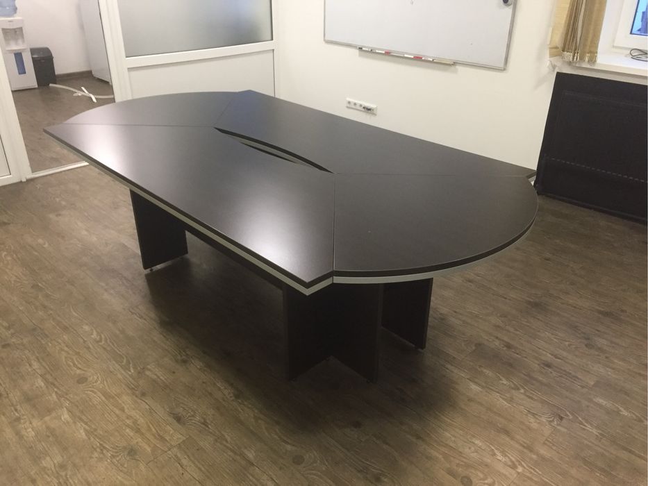 Конференционный стол Ньюмен