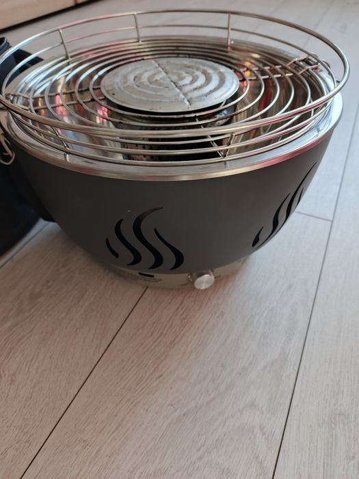 Grill węglowy z aktywną wentylacją