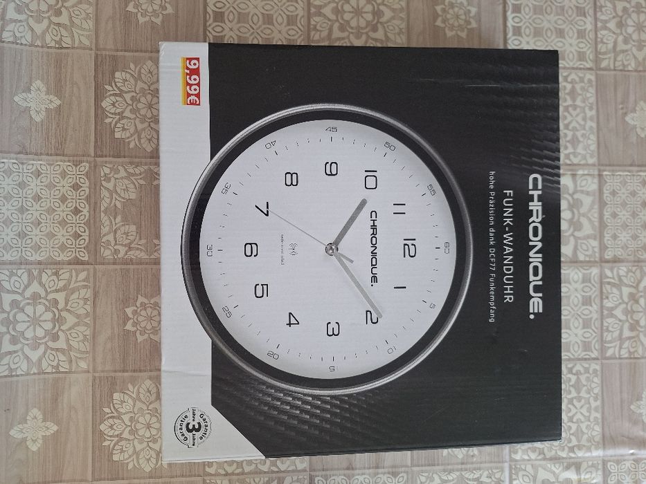 Zegar ścienny wskazówkowy ustawiany radiowo