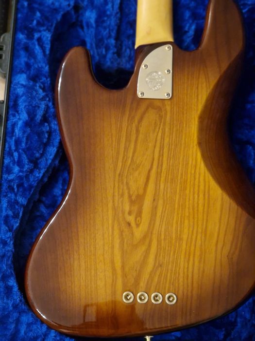 Gitara basowa Fender