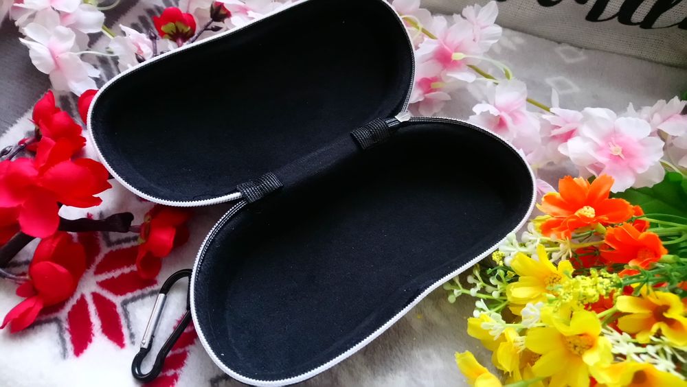 Futerał, etui na okulary twarde