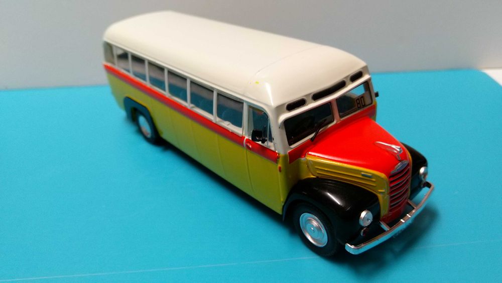 Ford Thames ET7 Bus LaValetta-Malta: Miniatura Hachette/IXO esc 1/43
