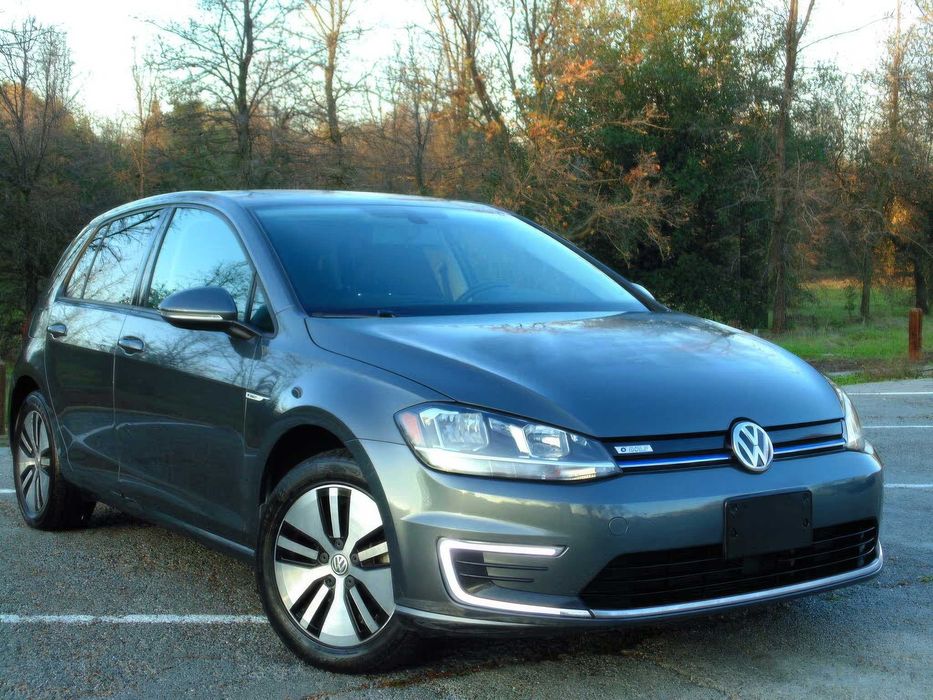 Volkswagen e-Golf      2020