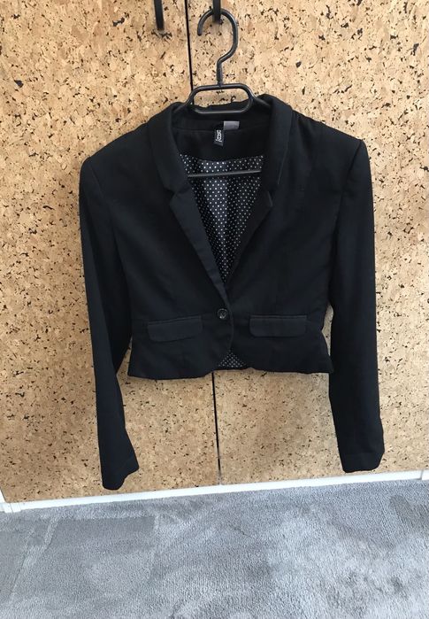 Czarna, krótka marynarka H&M