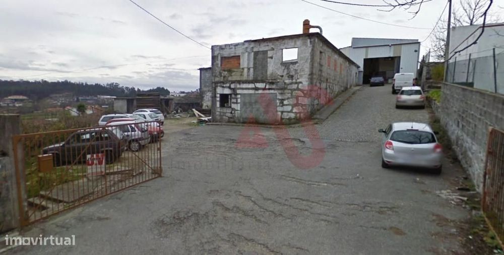 Armazém com 1.492 m2 em Penamaior, Paços de Ferreira