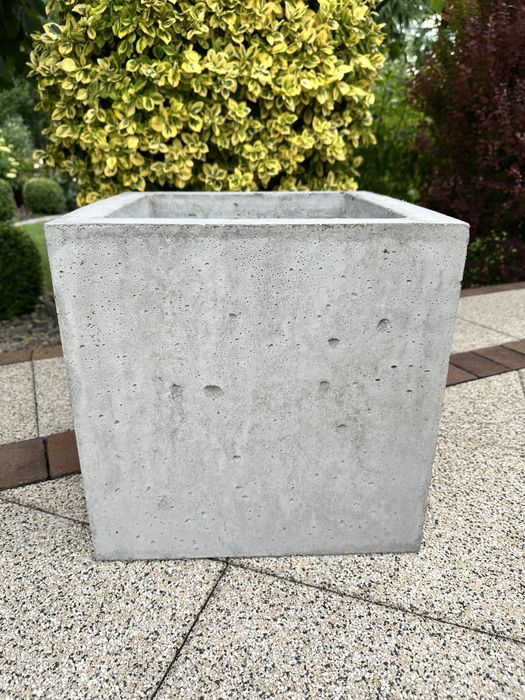 Donica  betonowa ogrodowa  80x40x40 cm beton