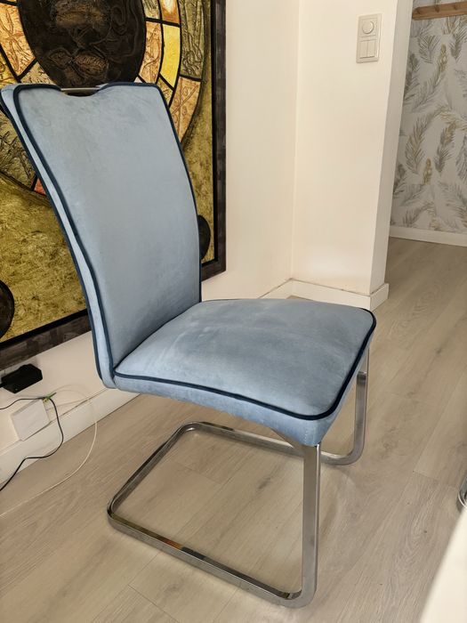 Conjunto mesa e 4 cadeiras novas