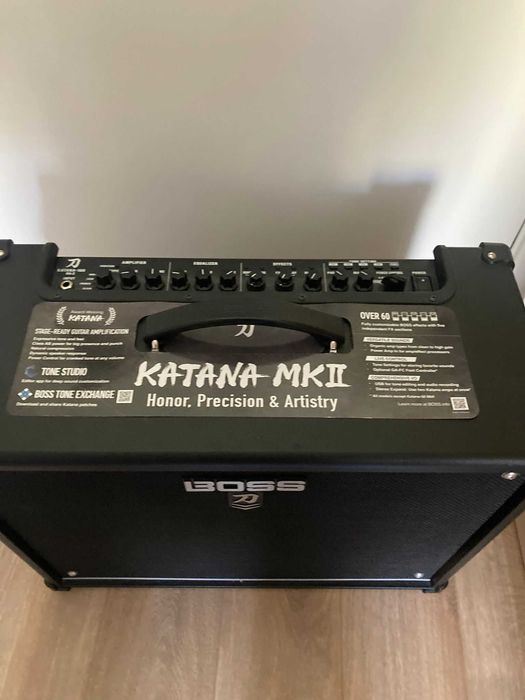 BOSS Katana-100 Gen 3 Guitar Amp- Como novo, quase usado!