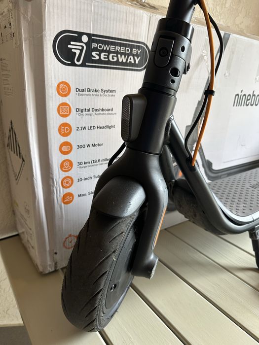 Електросамокат Ninebot KickScooter F30