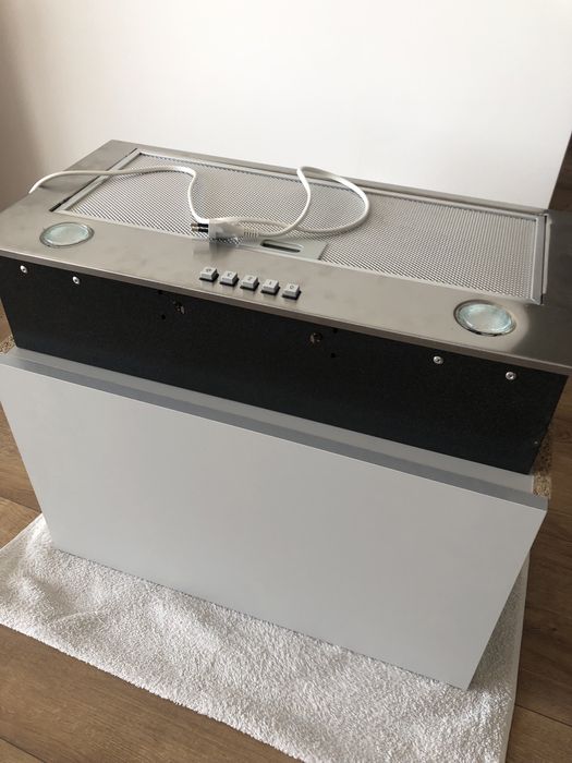 Nowa szafka z nowym okapem