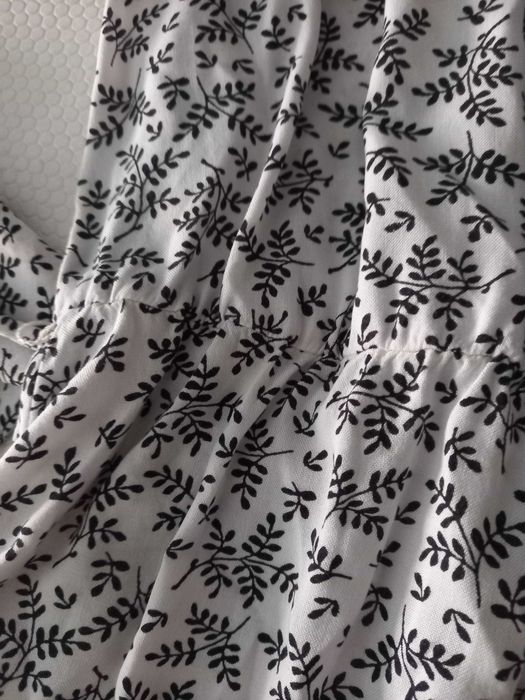 Vestido H&M, preto e branco c/motivos, Tam 34