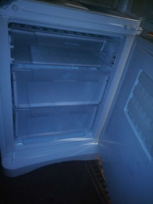 Холодильник indesit
